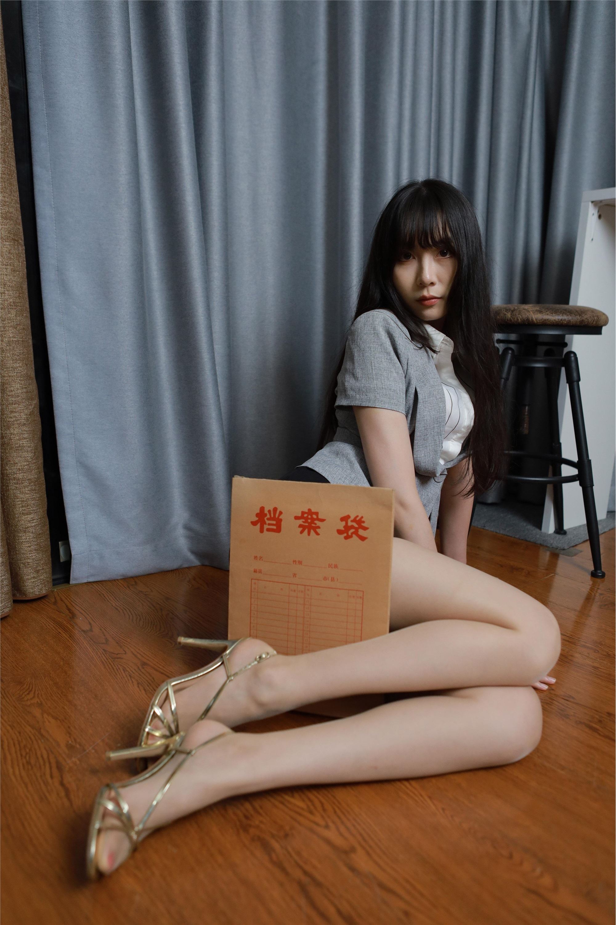 IESS异思趣向  2024.08.15 丝享家 1820 团团《长腿档案员（下）》